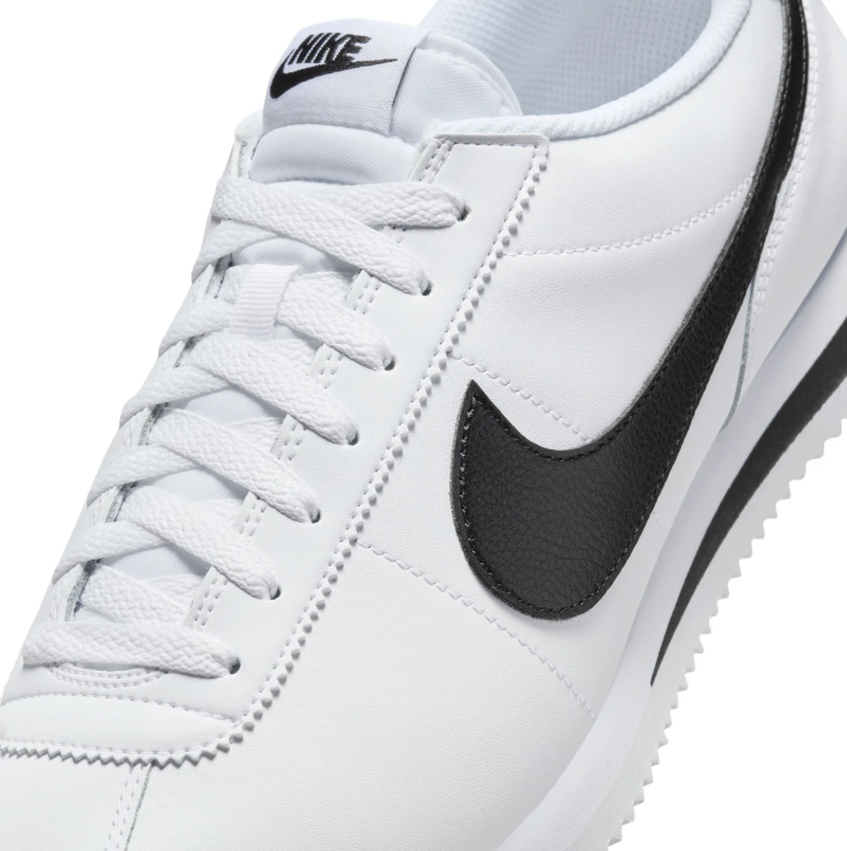 Nike White & Black Low-Top Sneakers with Herringbone Sole