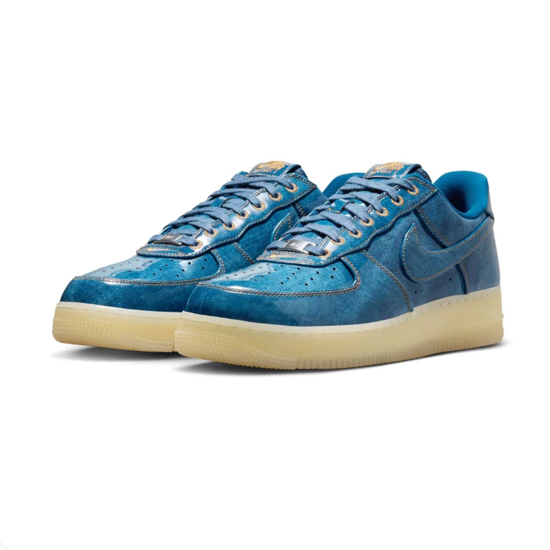 Nike Blue Textured Low-Top Sneakers with Translucent Cream Sole